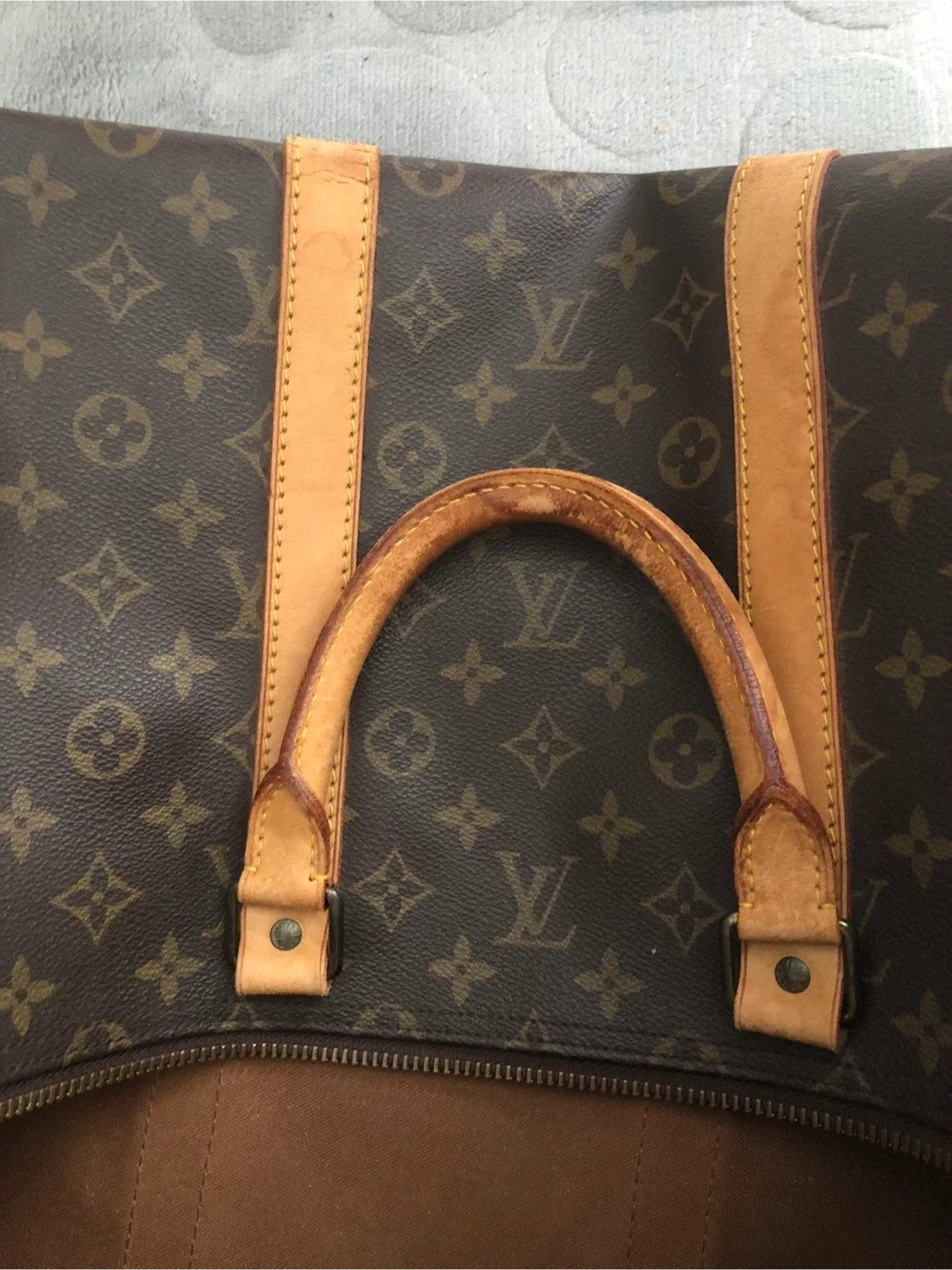 LV keepall 55 used bag image indicator(2)
