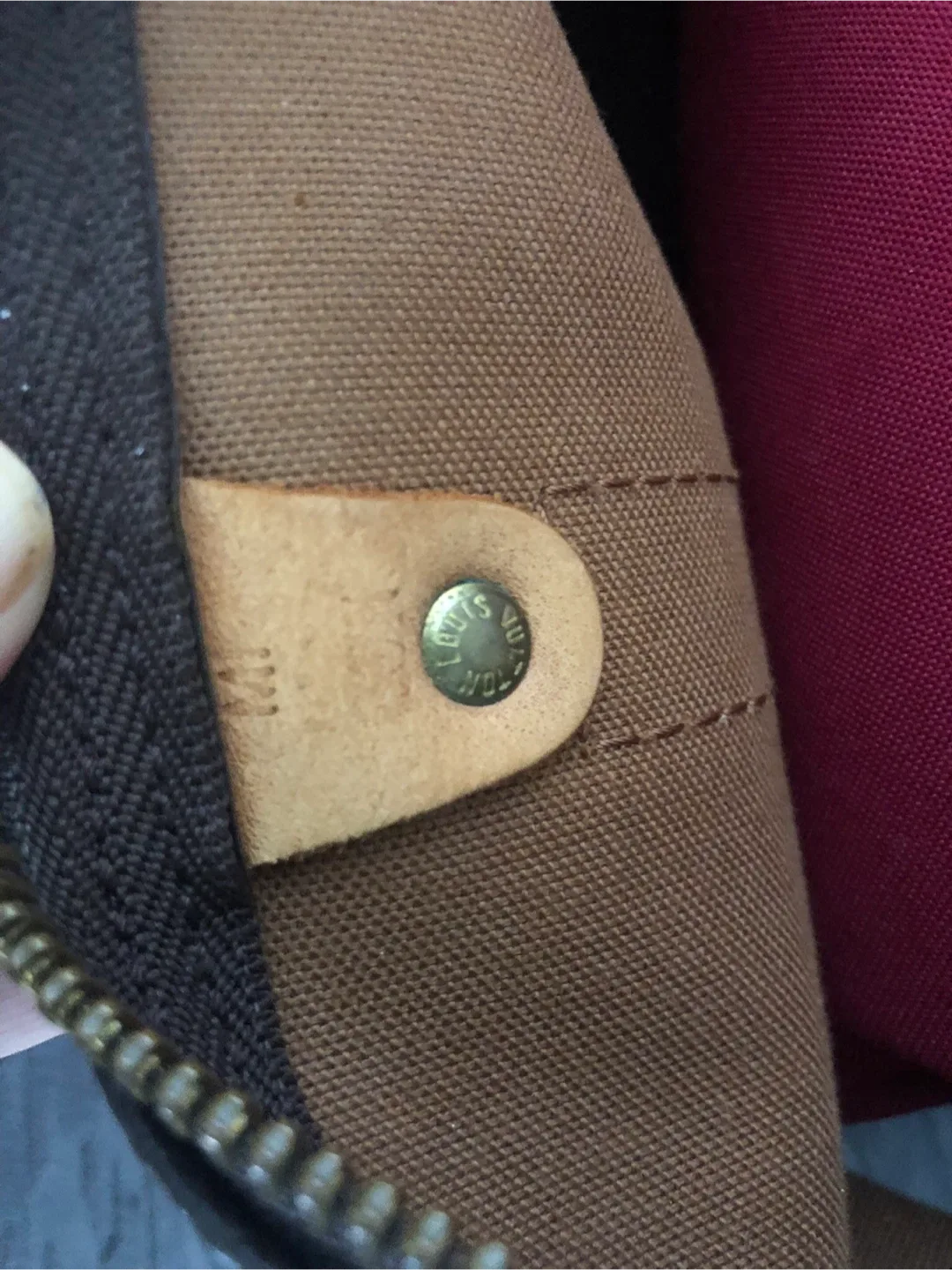 LV keepall 55 used bag image indicator(4)