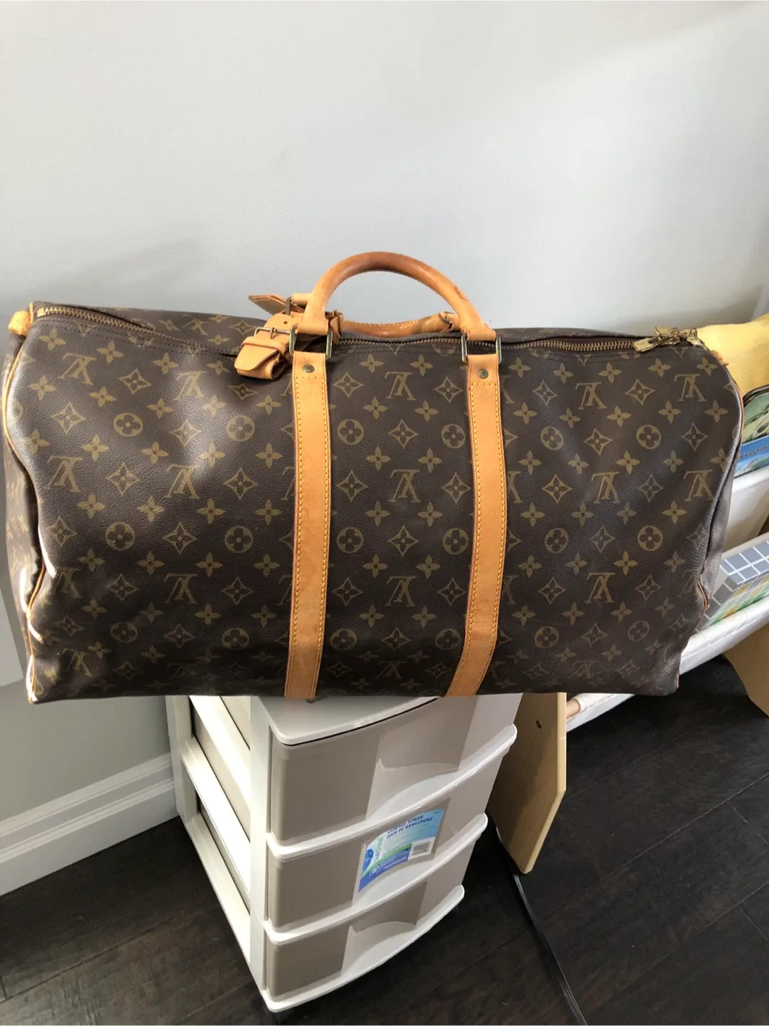LV keepall 55 used bag image indicator(7)