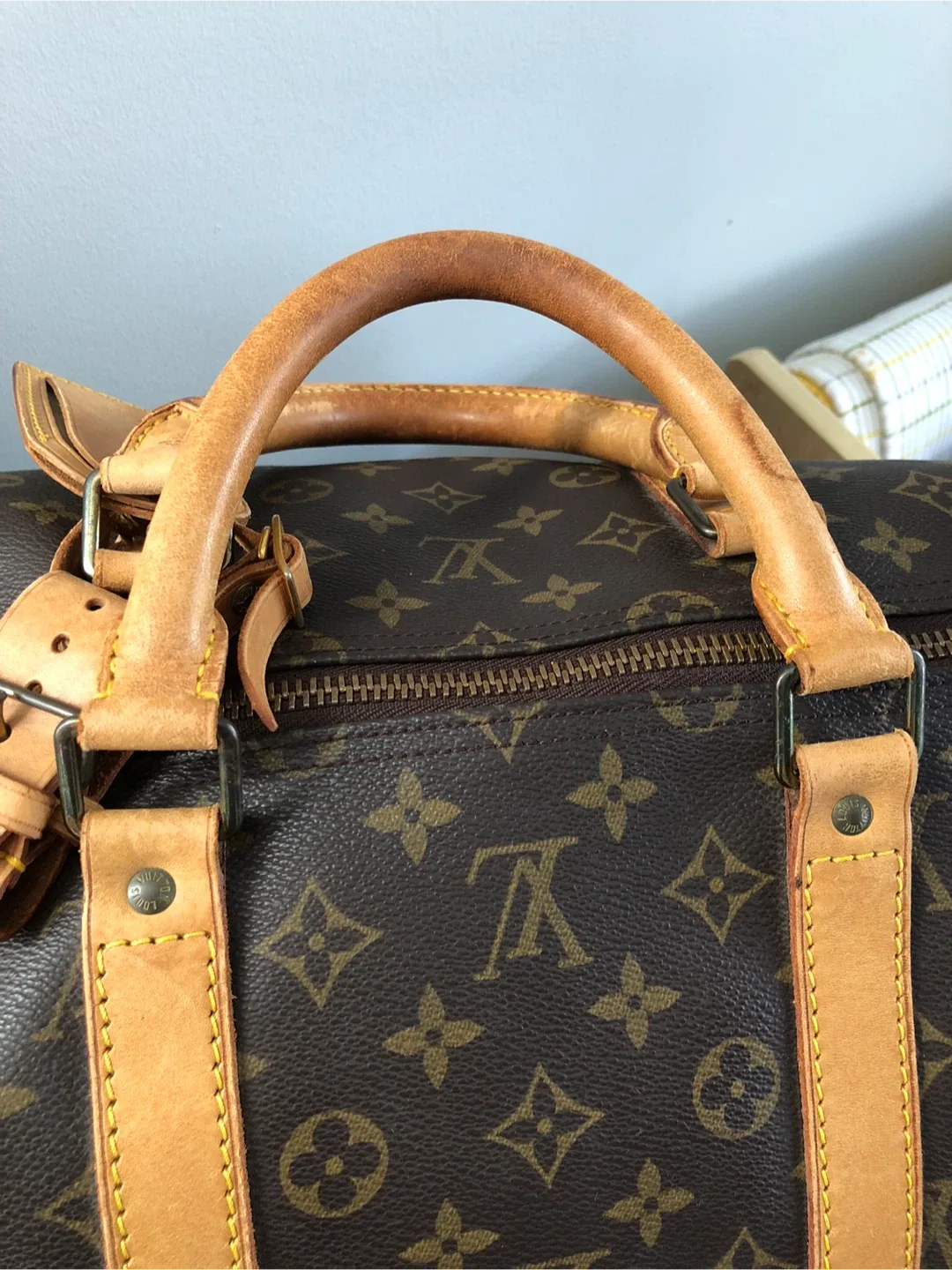 LV keepall 55 used bag image indicator(8)