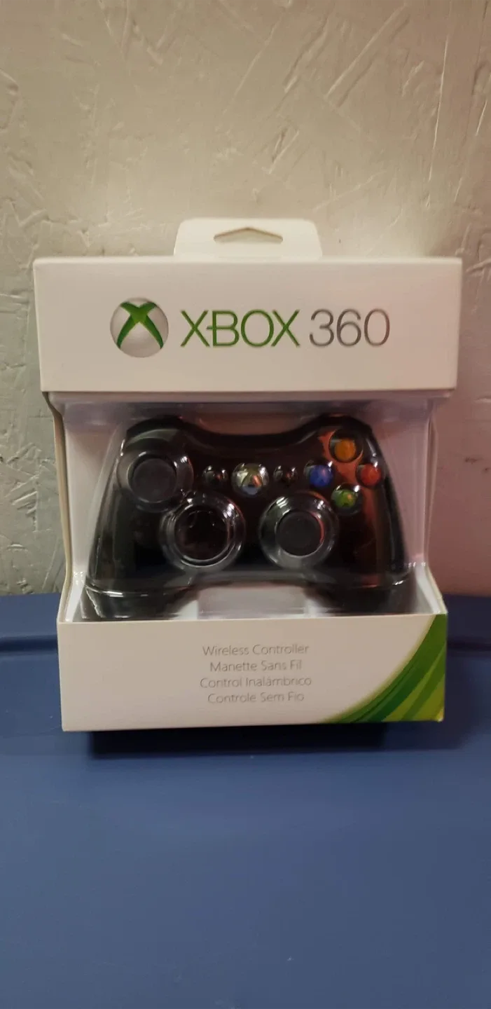 Xbox 360 Slim Console, Games & Controller image indicator(2)