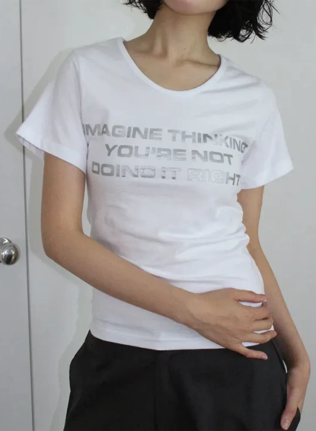 👕 Selling a short-sleeve T-shirt bought in Korea! thumbnail