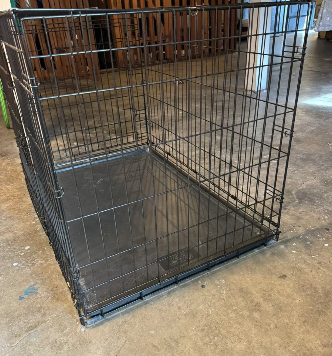 Black Wire Dog Crate 42x 28x32 image indicator(2)