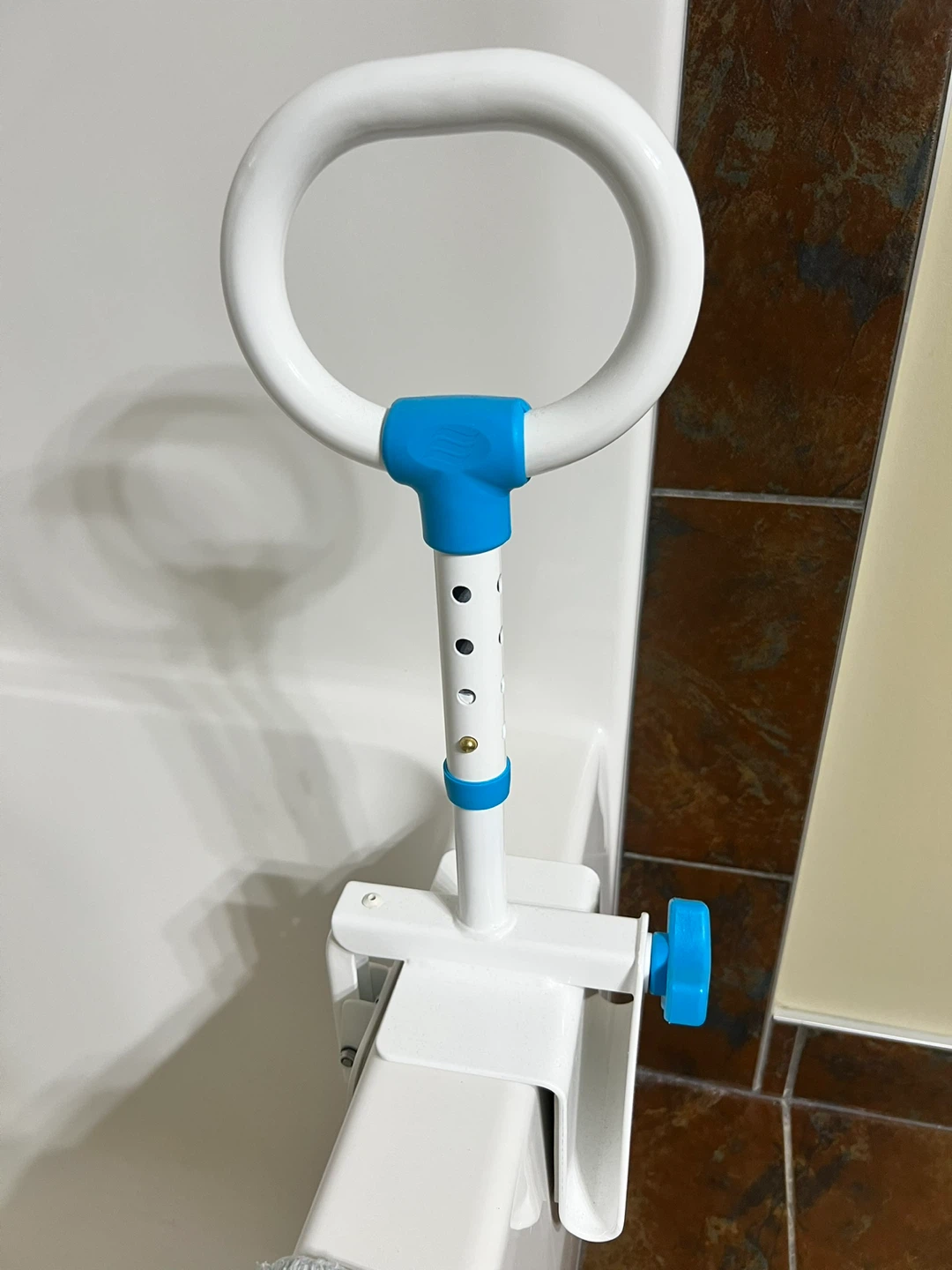 Adjustable Bathtub Grab Bar