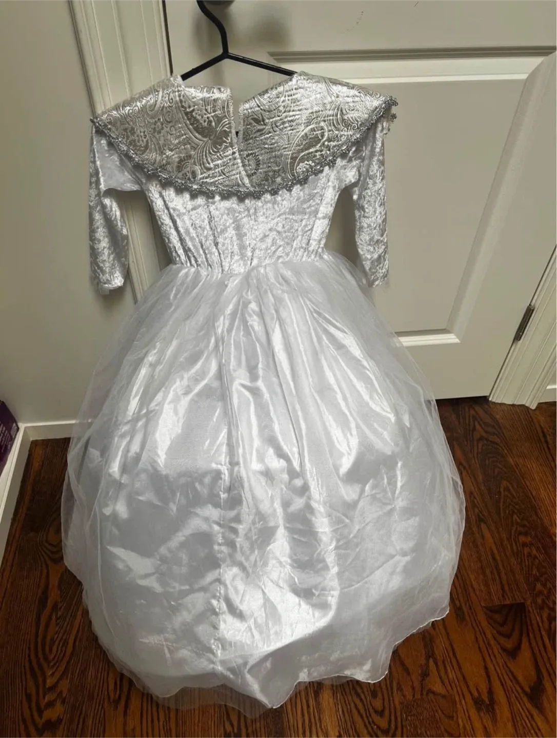Girl's white Dress, Halloween costume, 6/7 yo thumbnail