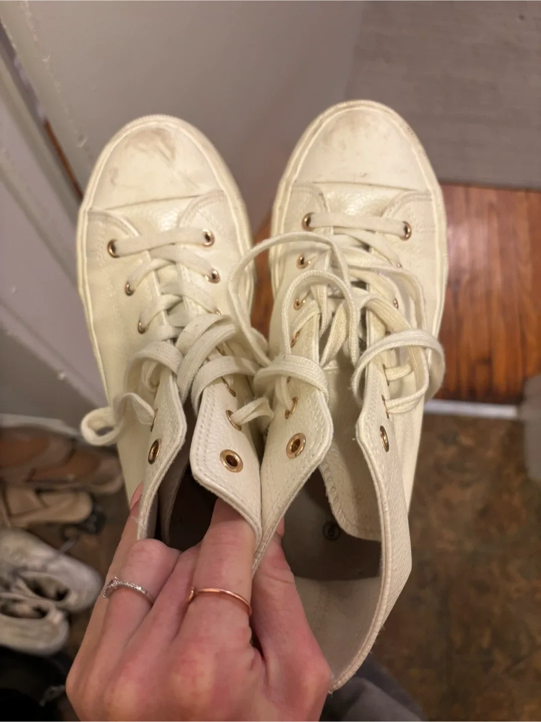 White High Top Sneakers - Size 9 image indicator(2)