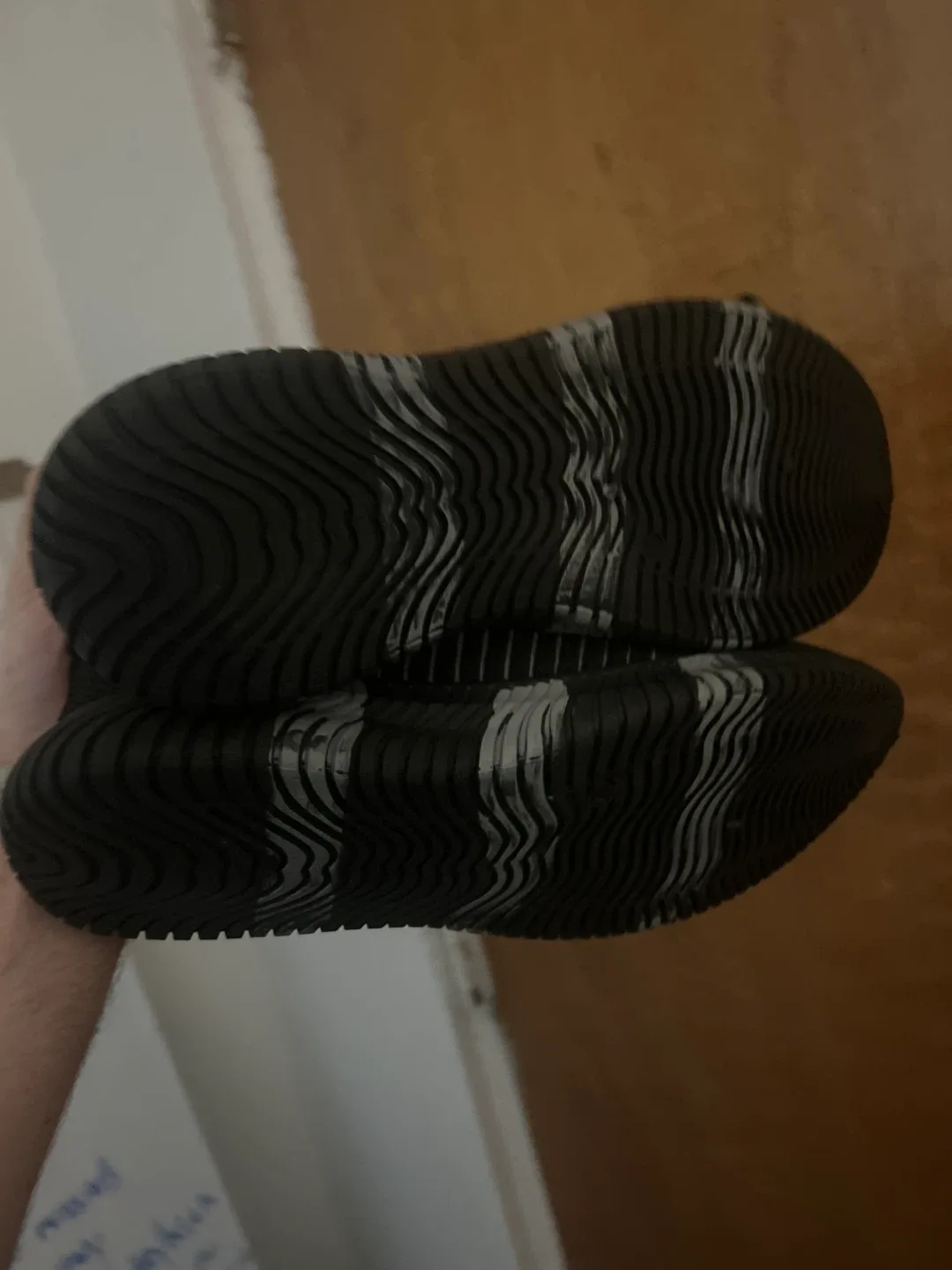 FEM Black Running Shoes image indicator(2)