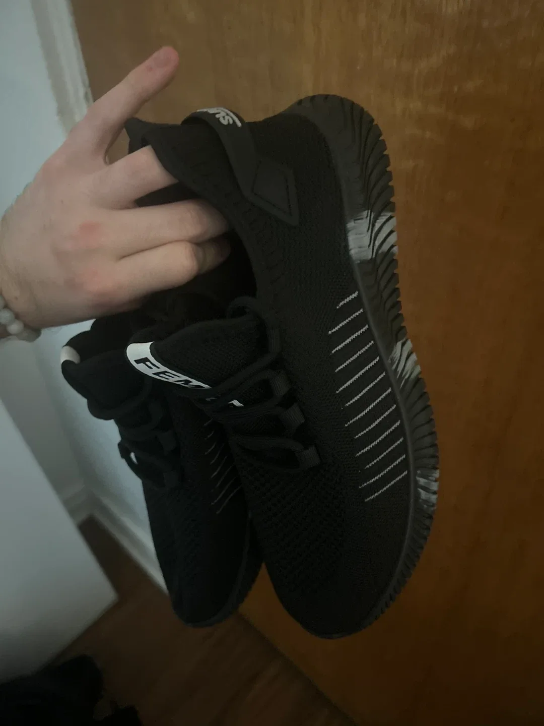 FEM Black Running Shoes image indicator(4)