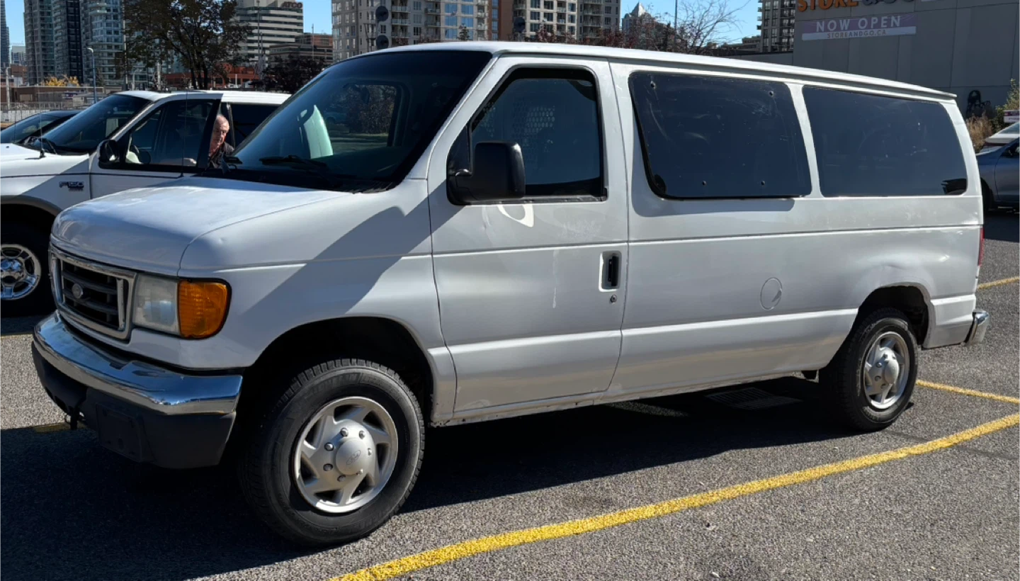2007 Ford E-150 only 146 km