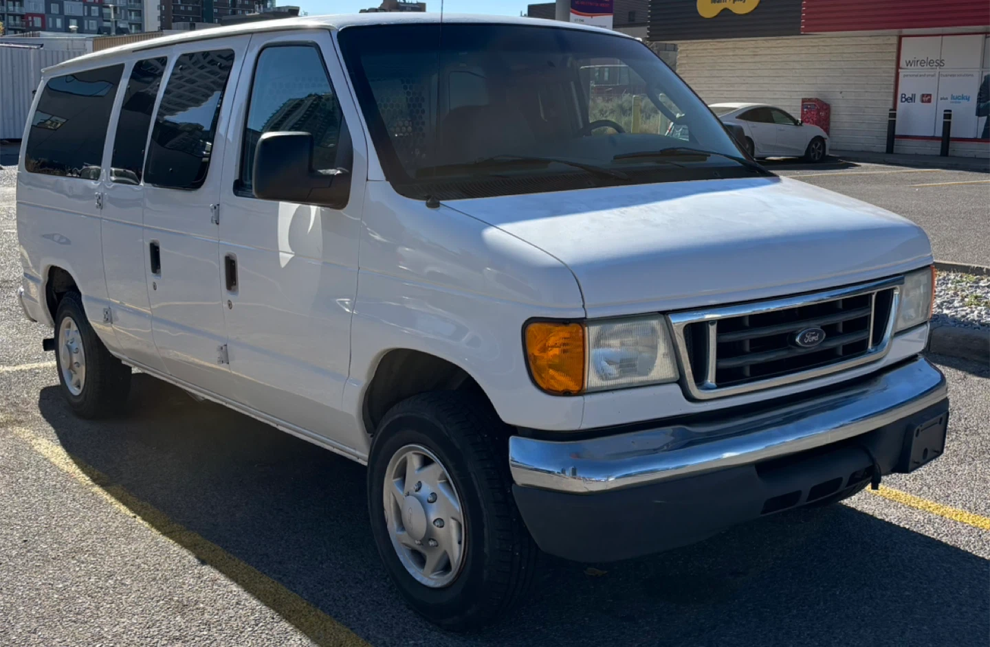 2007 Ford E-150 only 146 km - photo 2