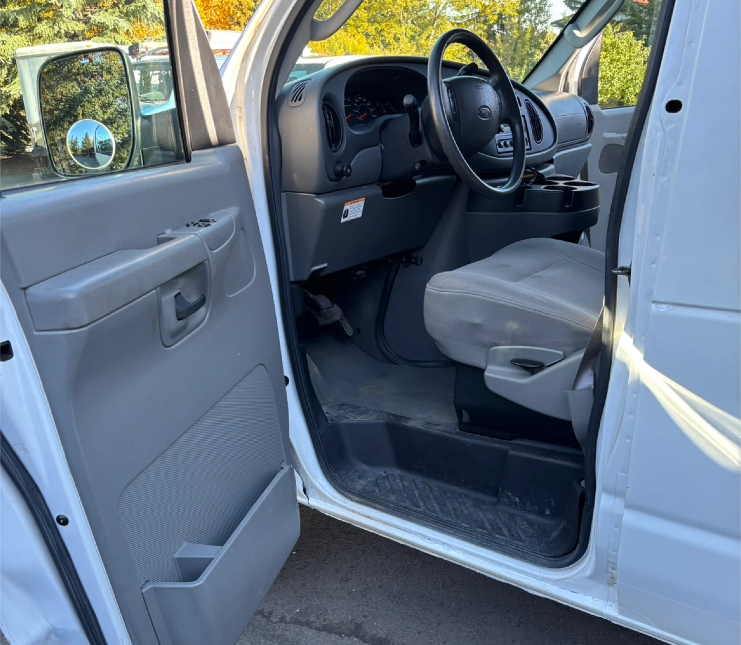 2007 Ford E-150 only 146 km - photo 5