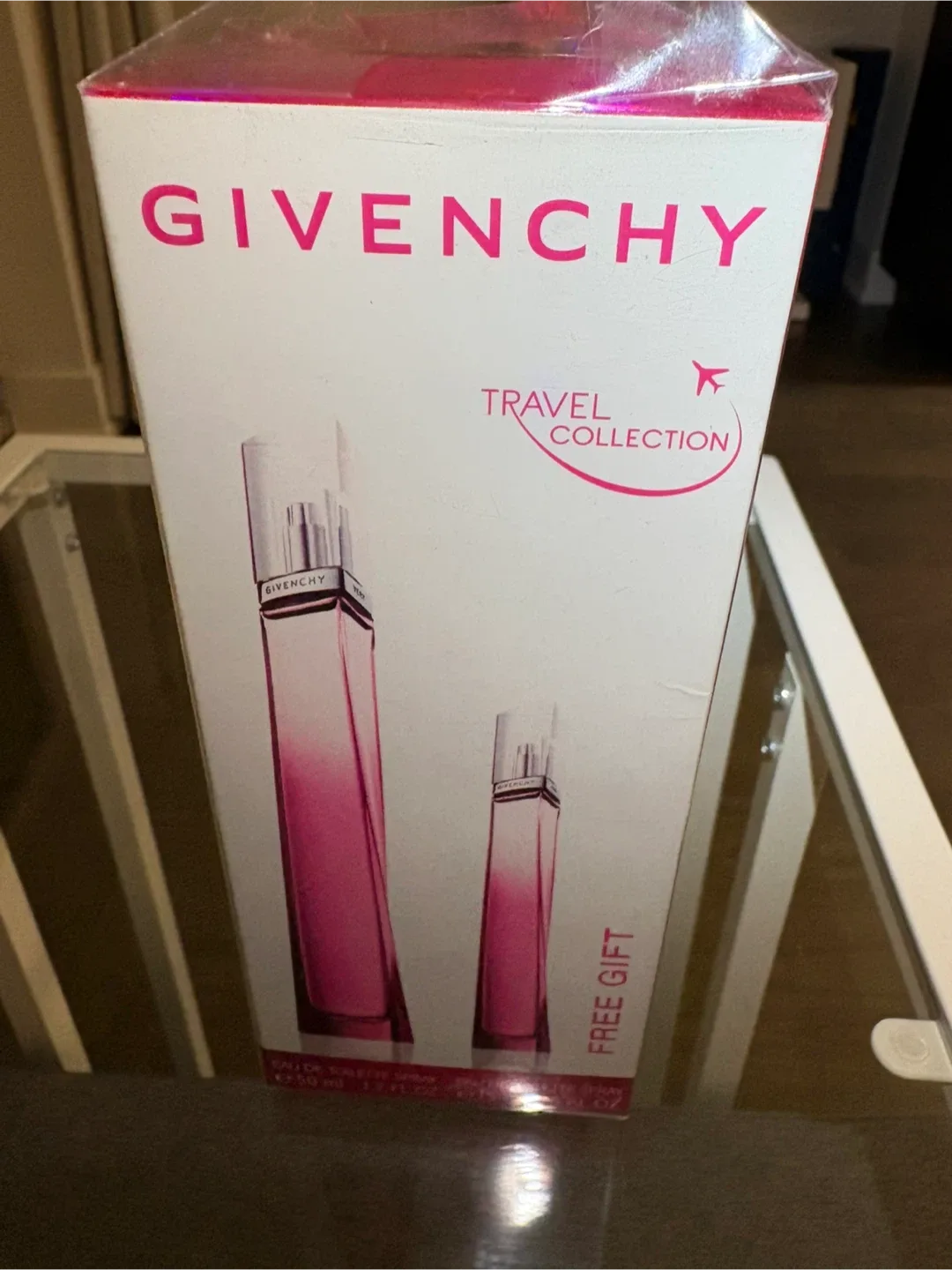 Givenchy Very Irrésistible Eau De Toilette Spray 50ml image indicator(2)