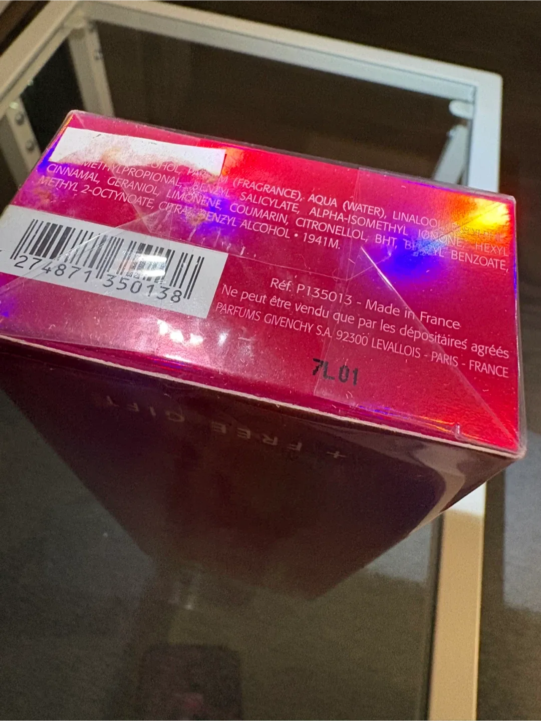 Givenchy Very Irrésistible Eau De Toilette Spray 50ml image indicator(4)