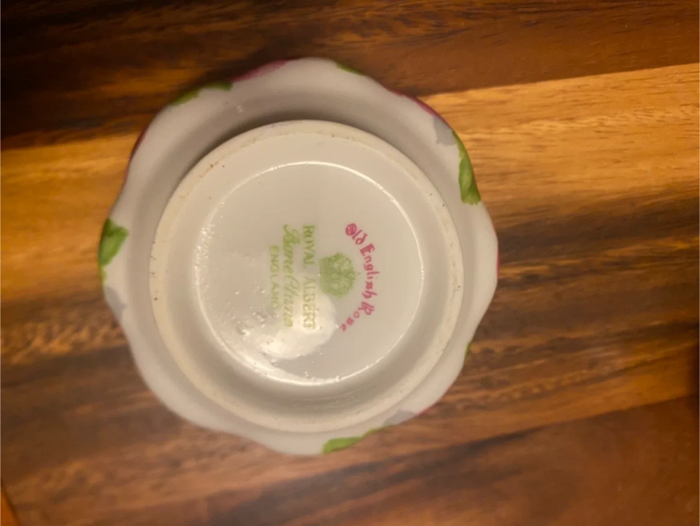 Royal Albert Old English Rose Creamer & Sugar Bowl image indicator(2)