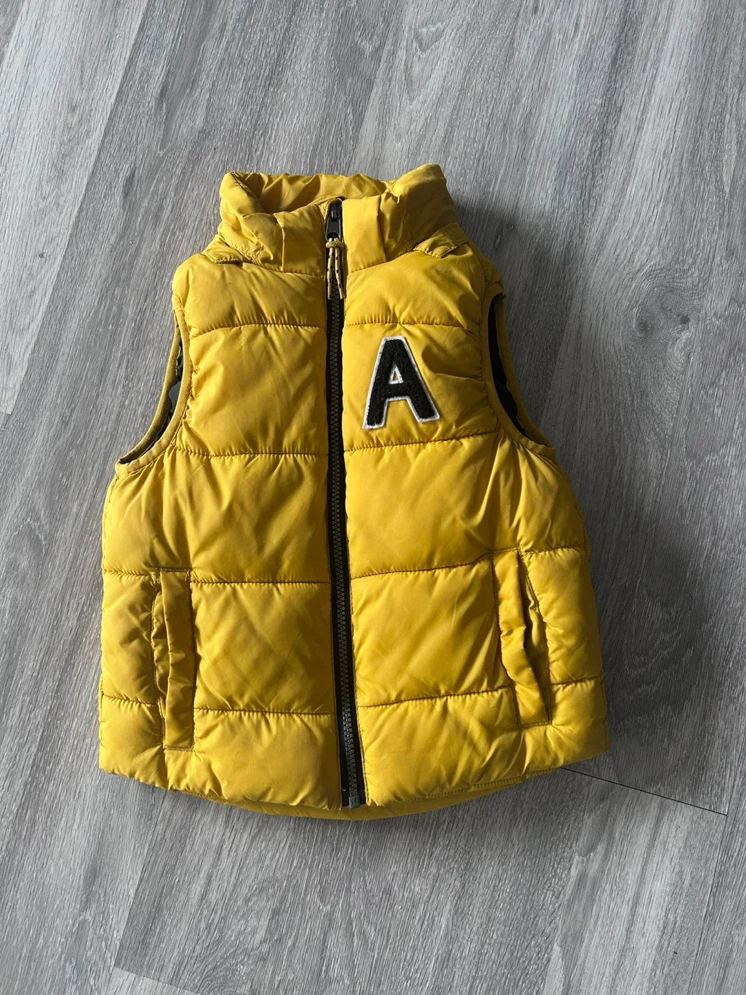 H&M Kids Yellow Puffer Vest, Size 4-6Y image indicator(2)