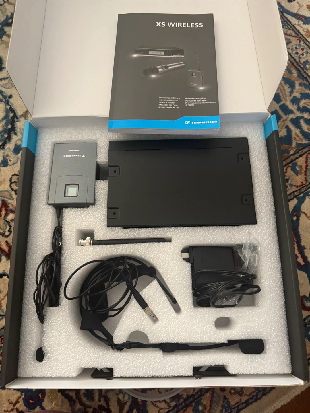 Sennheiser XS Wireless Headmic Set - Like New! - photo 3