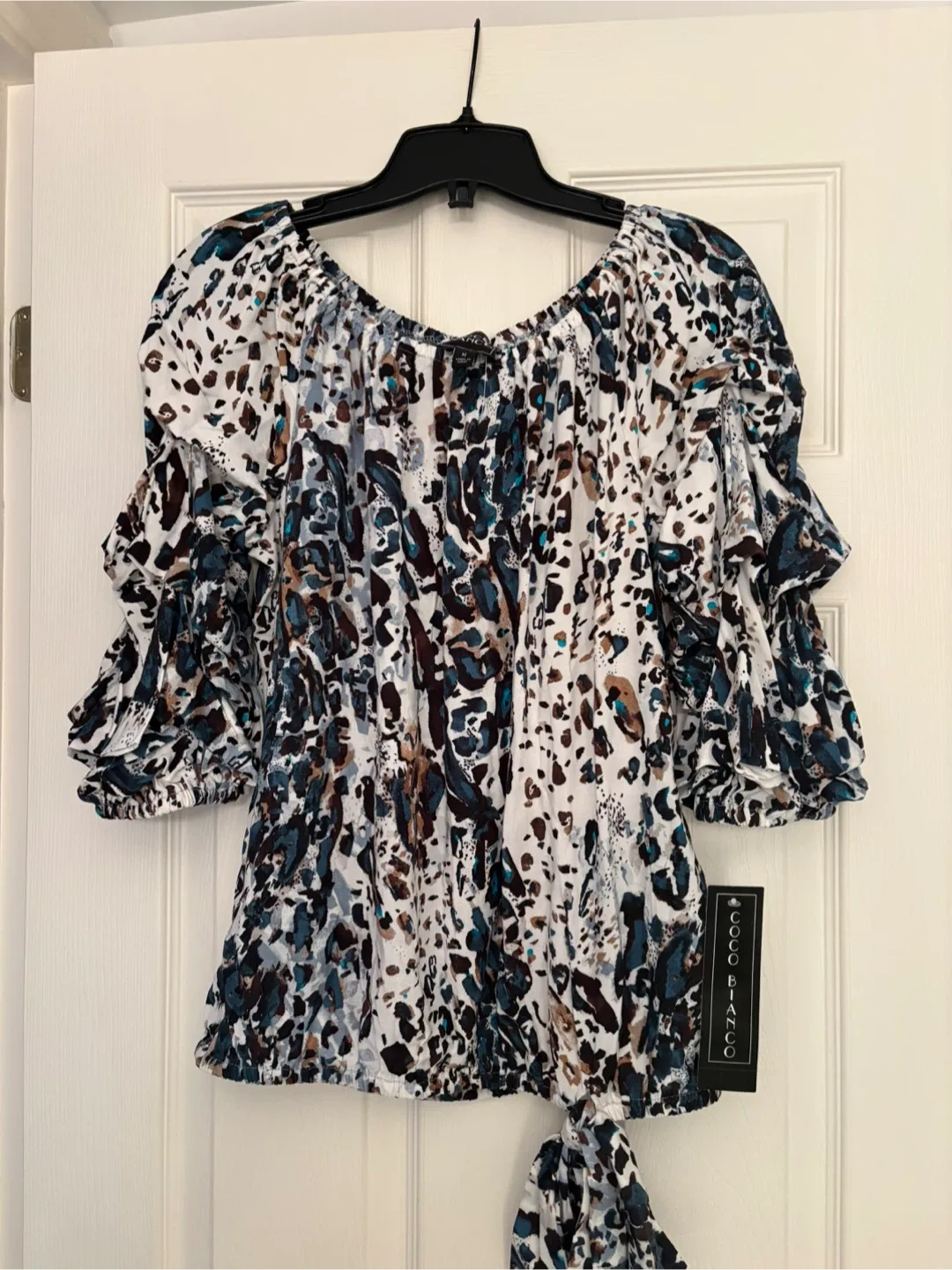 Michael Kors & Coco Bianco Tops - Size M image indicator(5)