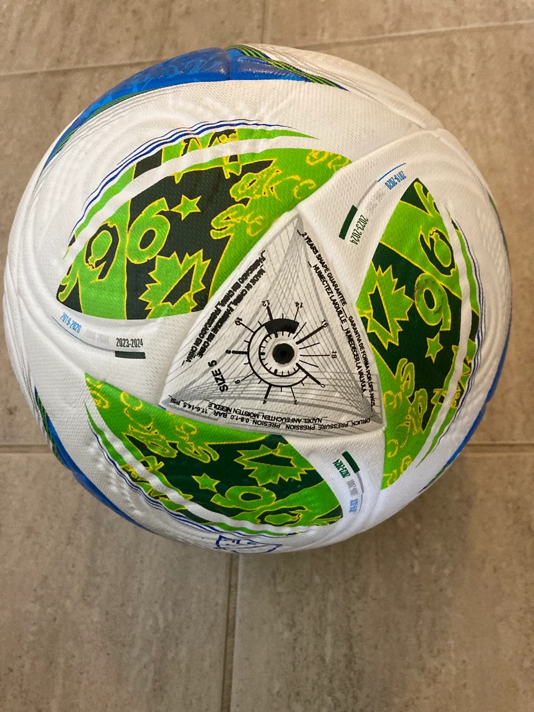 MLS Offical Match Ball FIFA Pro Quality image indicator(4)