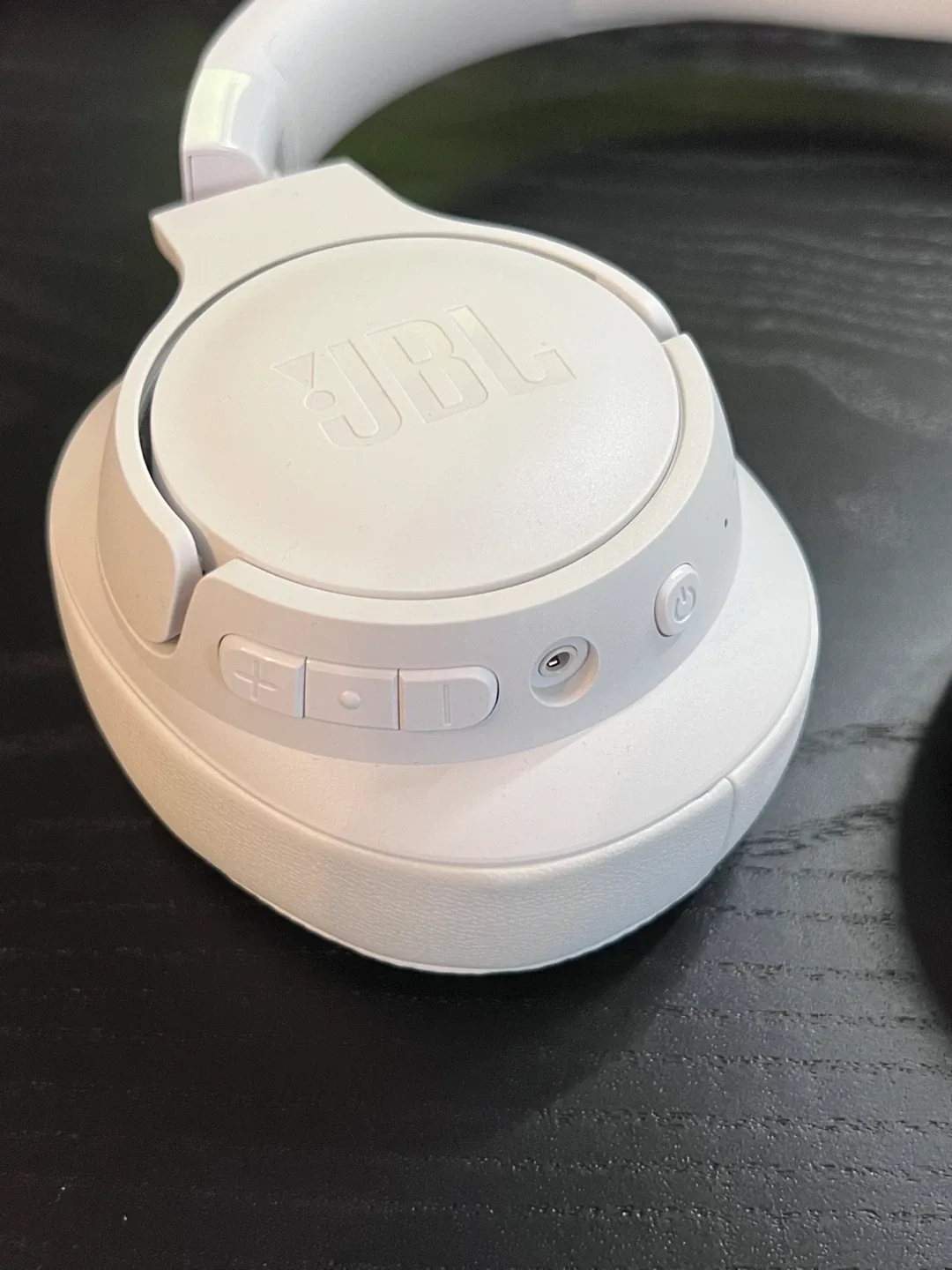 JBL Tune 720BT - Bluetooth Headphones White image indicator(4)