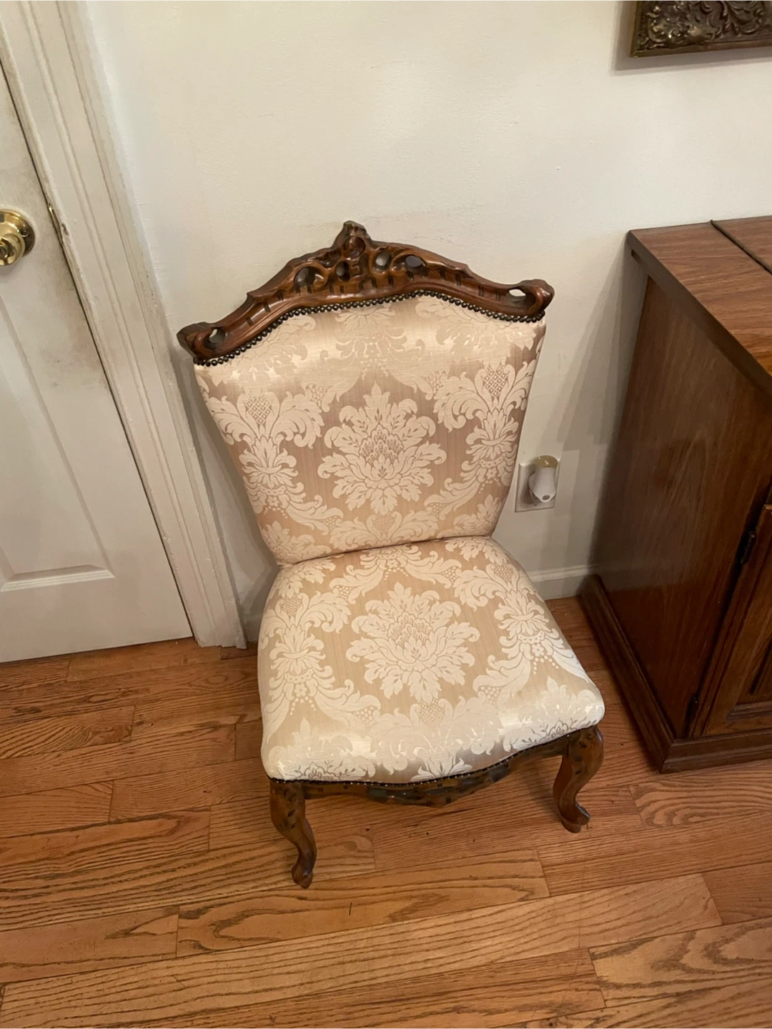 Antique Style Floral Upholstered Chair & Sofa Set - photo 2