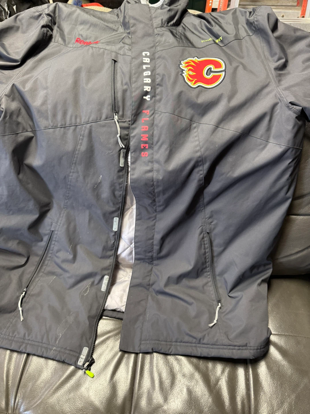Reebok NHL Calgary Flames Center Ice Jacket - XL