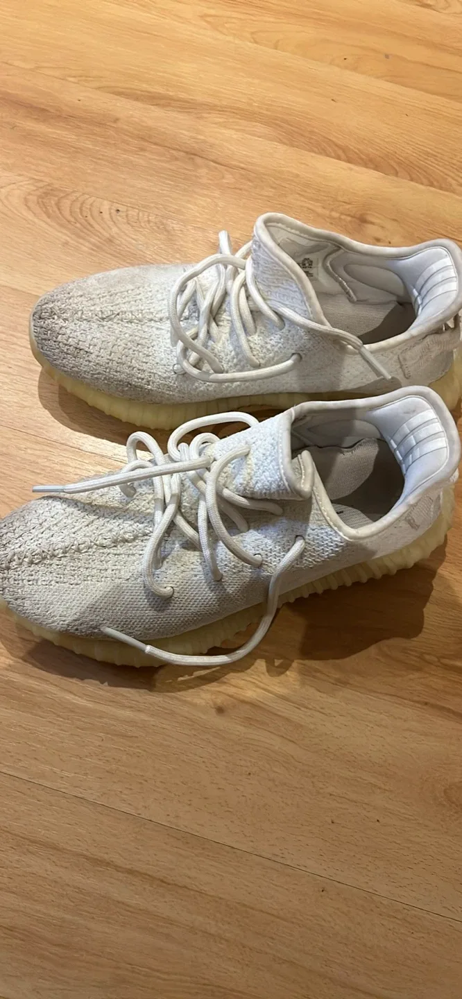 Adidas Yeezy Boost 350 V2 Cream/Triple White image indicator(2)