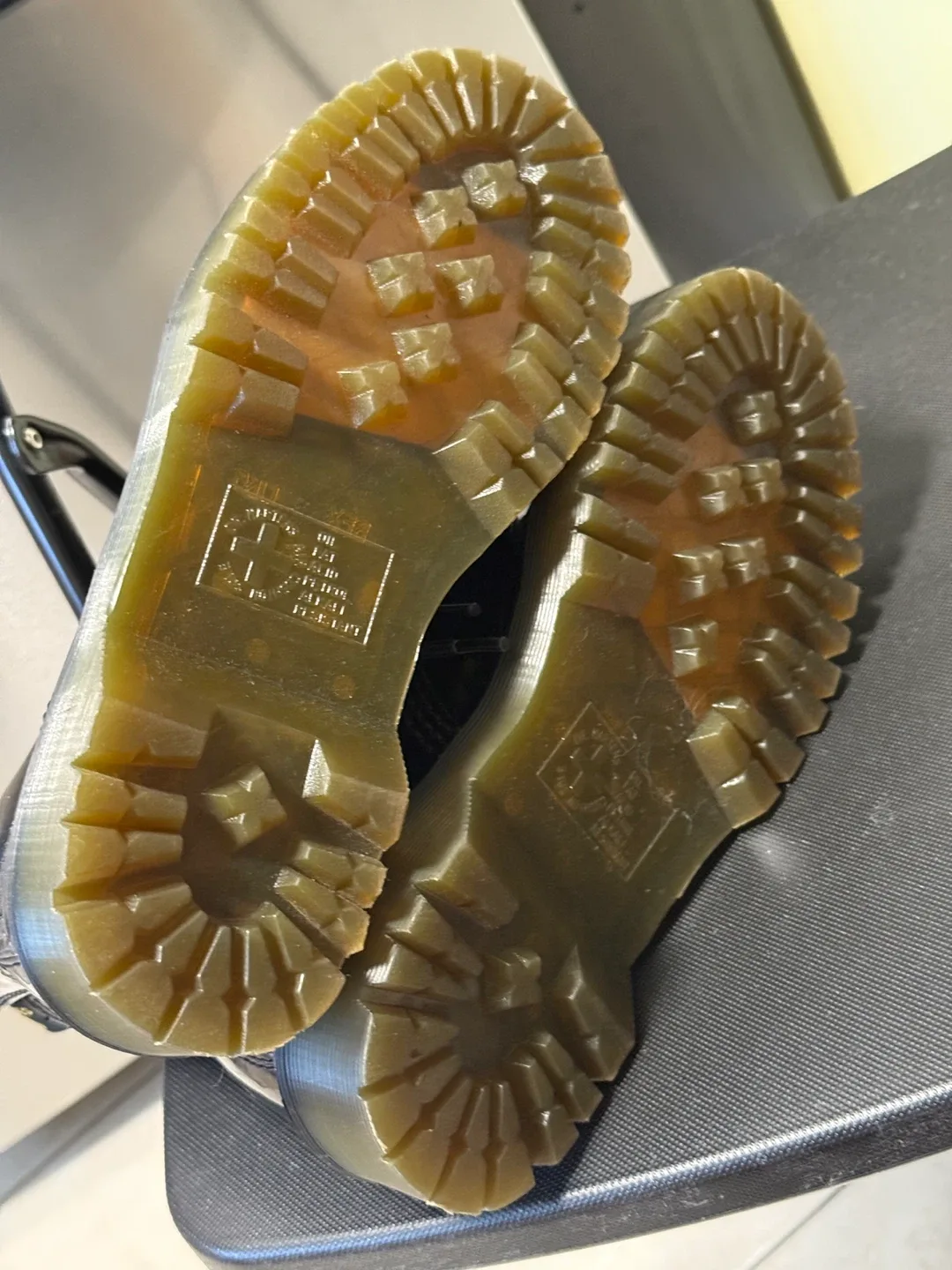 Dr. Martens 1460 Patent Leather Black Boots image indicator(5)