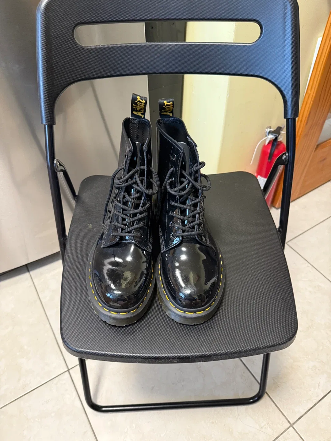 Dr. Martens 1460 Patent Leather Black Boots image indicator(2)