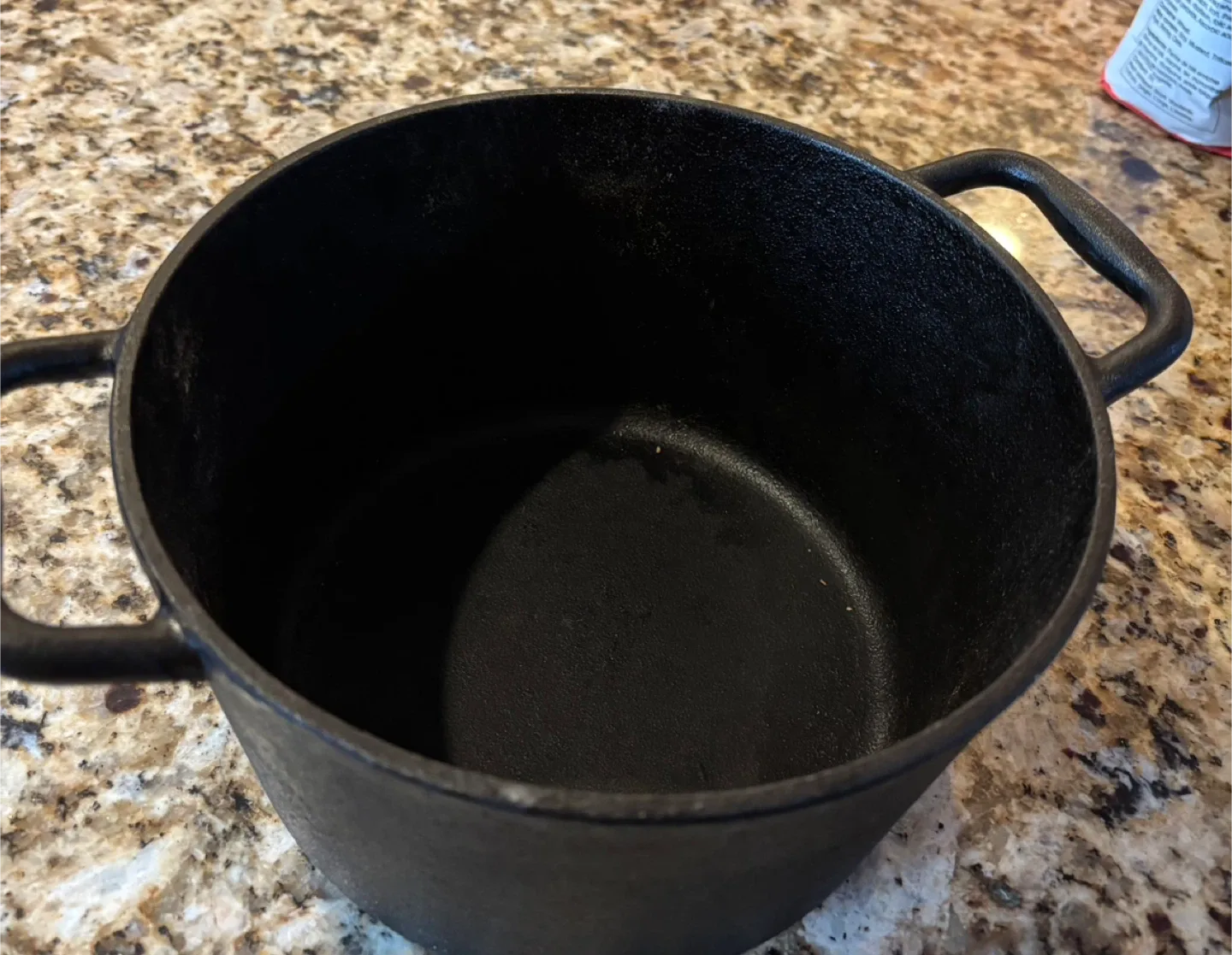 Lodge Cast Iron Dutch Oven image indicator(2)