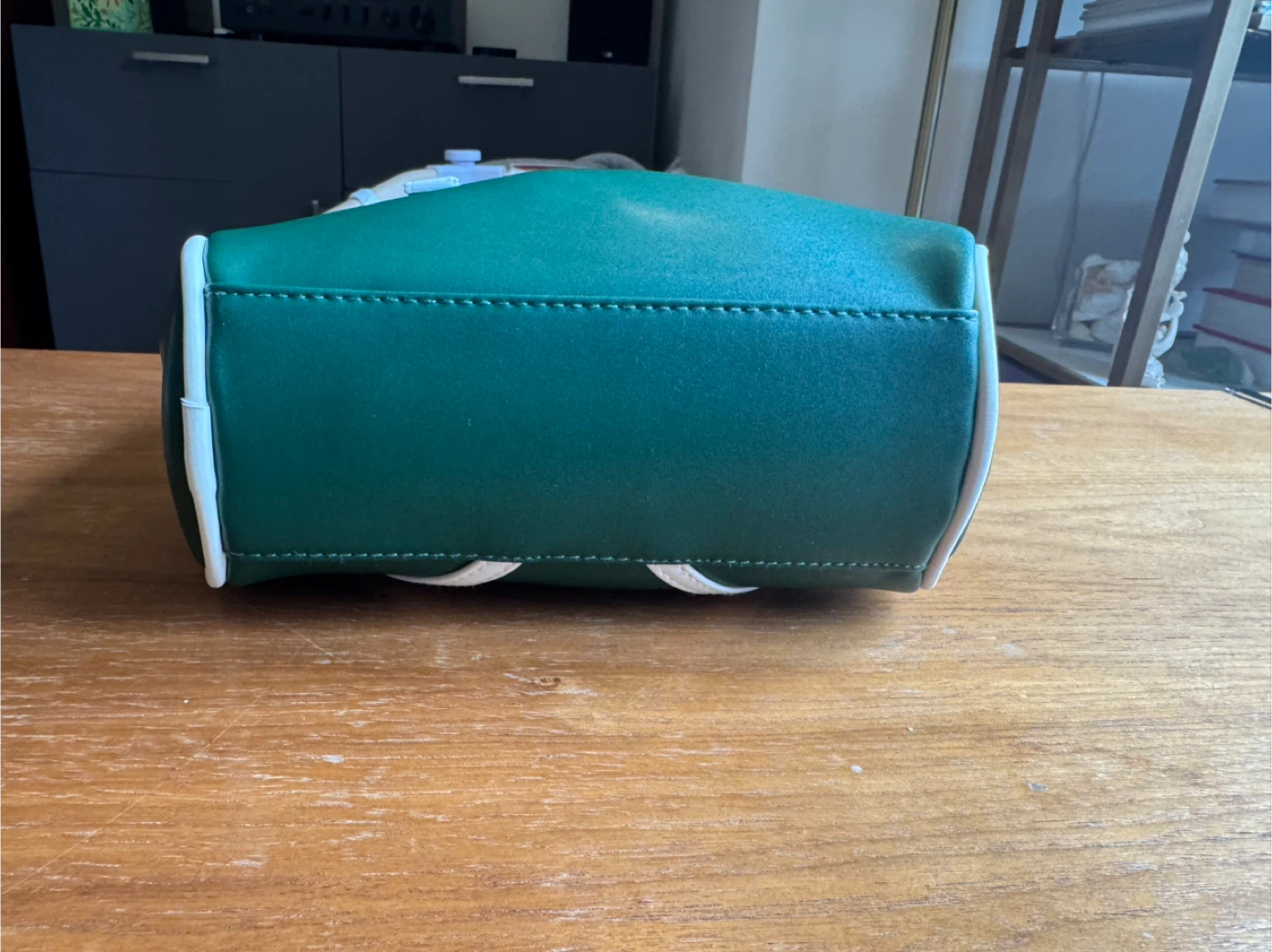 Miniso Looney Tunes Bugs Bunny Green Handbag - photo 3