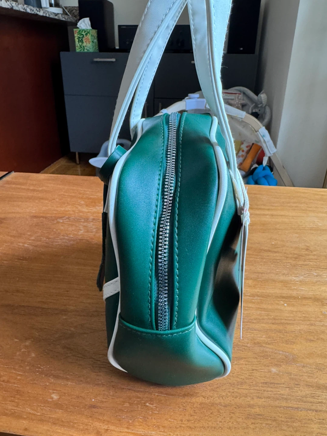 Miniso Looney Tunes Bugs Bunny Green Handbag - photo 5