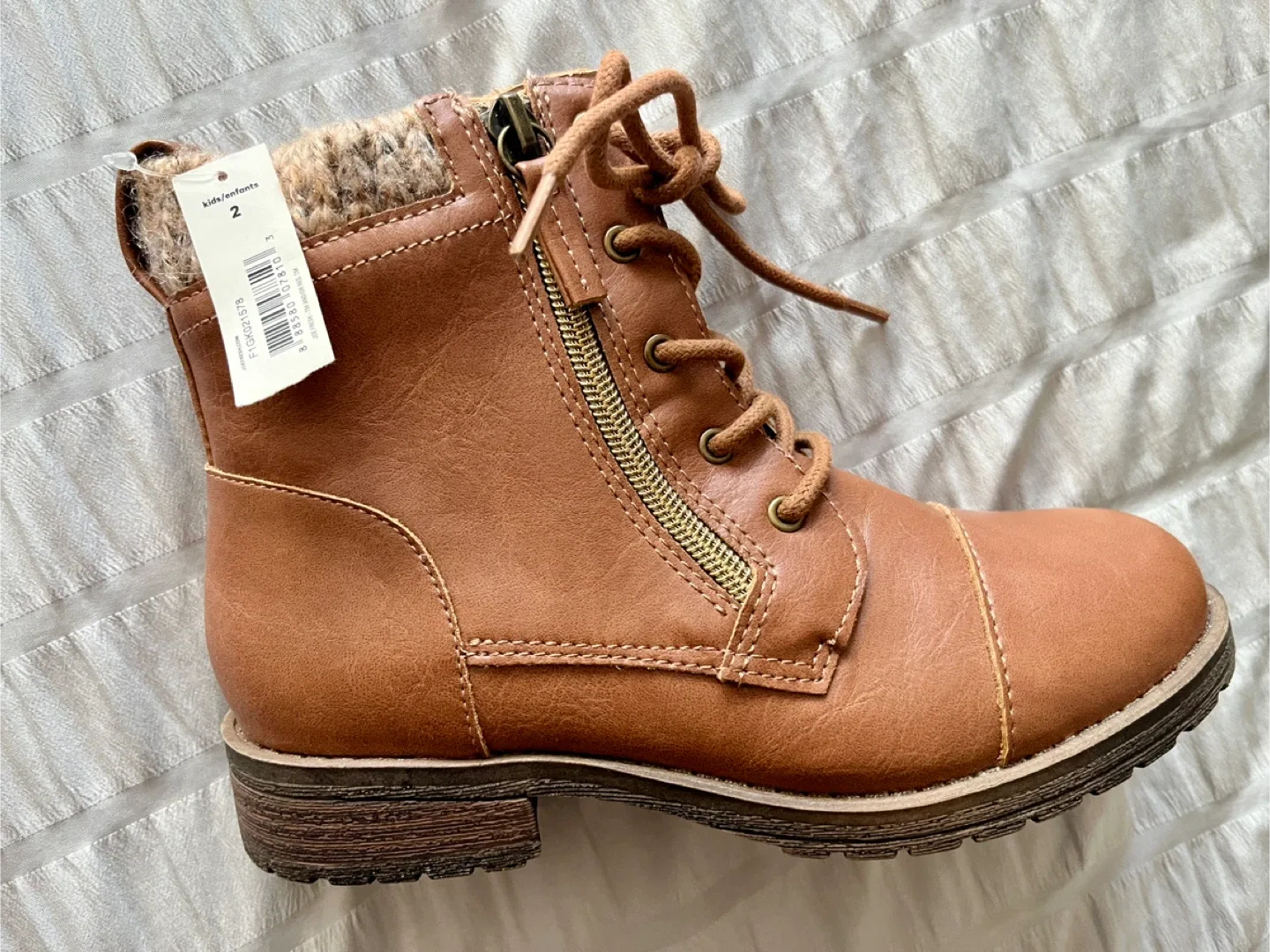 NEW never worn Kids Girls Brown Ankle Boots Size 2 image indicator(3)