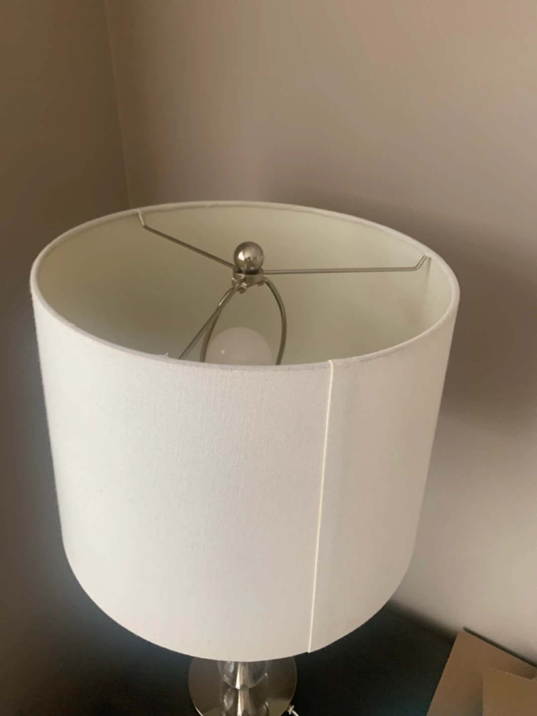 2 Table Lamps with White Shade and Glass Ball Base - photo 3