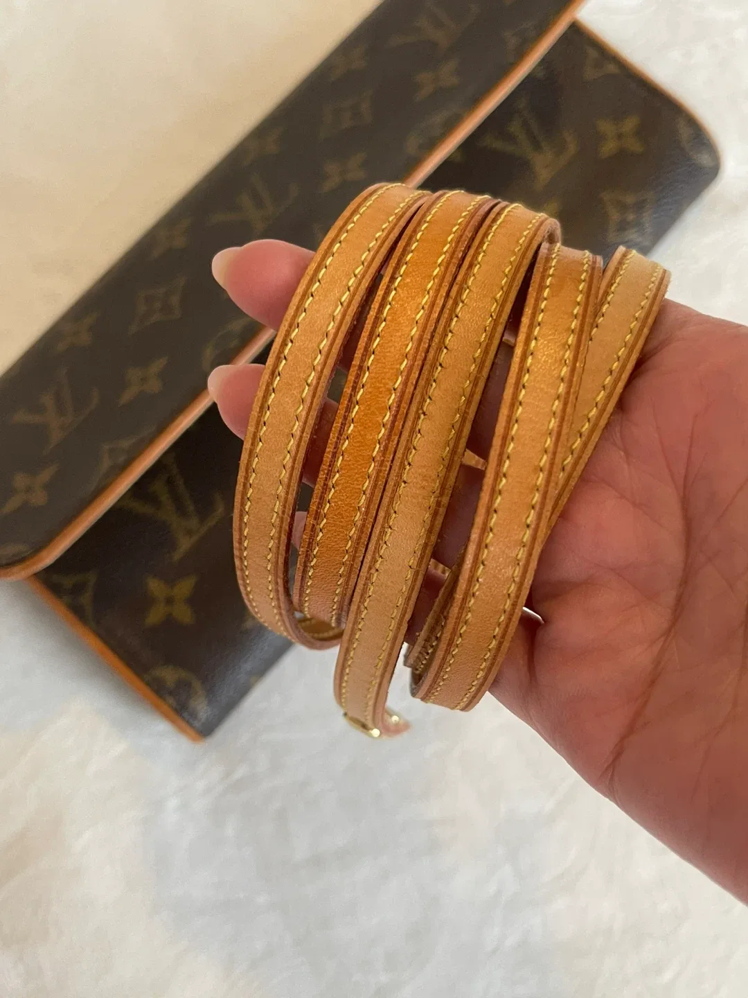 (PRICE IS FIRMED) 💯% Authentic Mono Twin Gm Pochette image indicator(8)