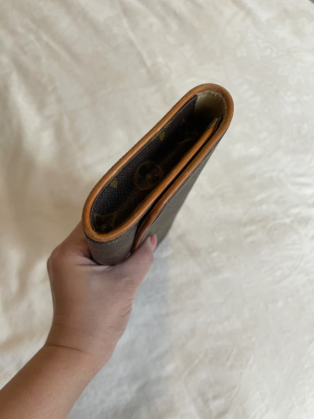 (PRICE IS FIRMED) 💯% Authentic Mono Twin Gm Pochette image indicator(3)