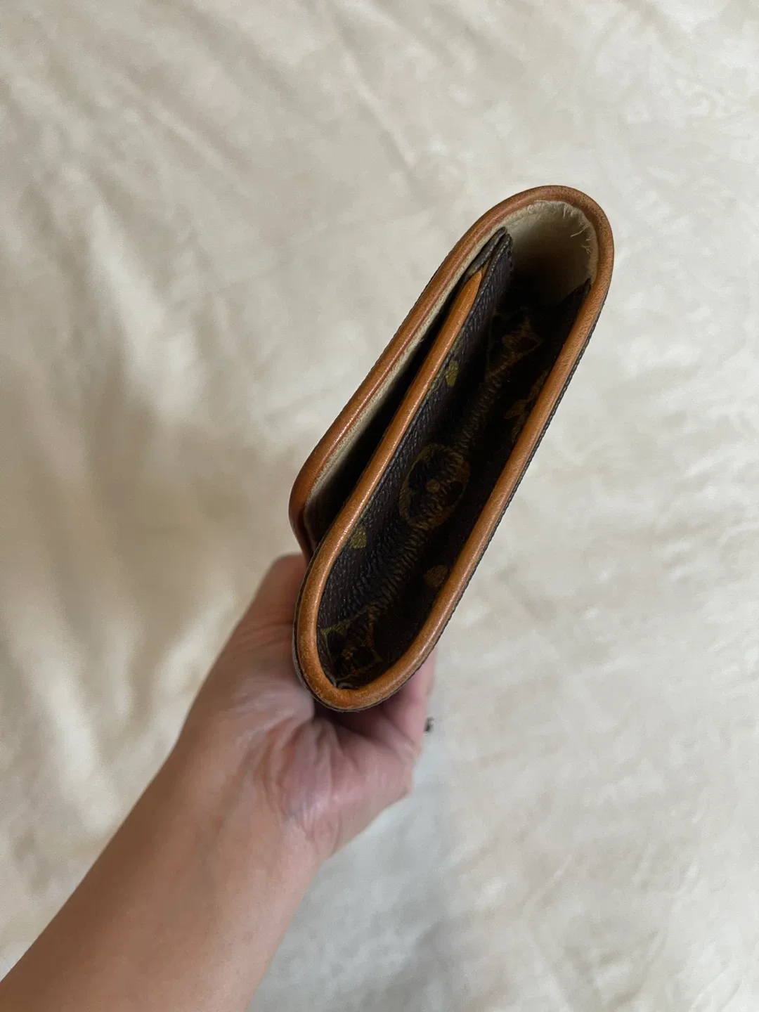 (PRICE IS FIRMED) 💯% Authentic Mono Twin Gm Pochette image indicator(5)