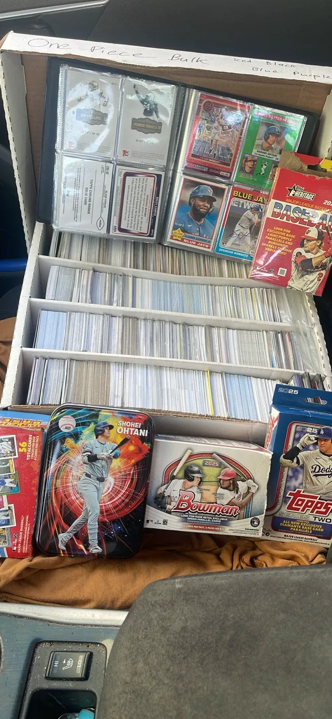 Baseball & Football Trading Cards Lot image indicator(4)