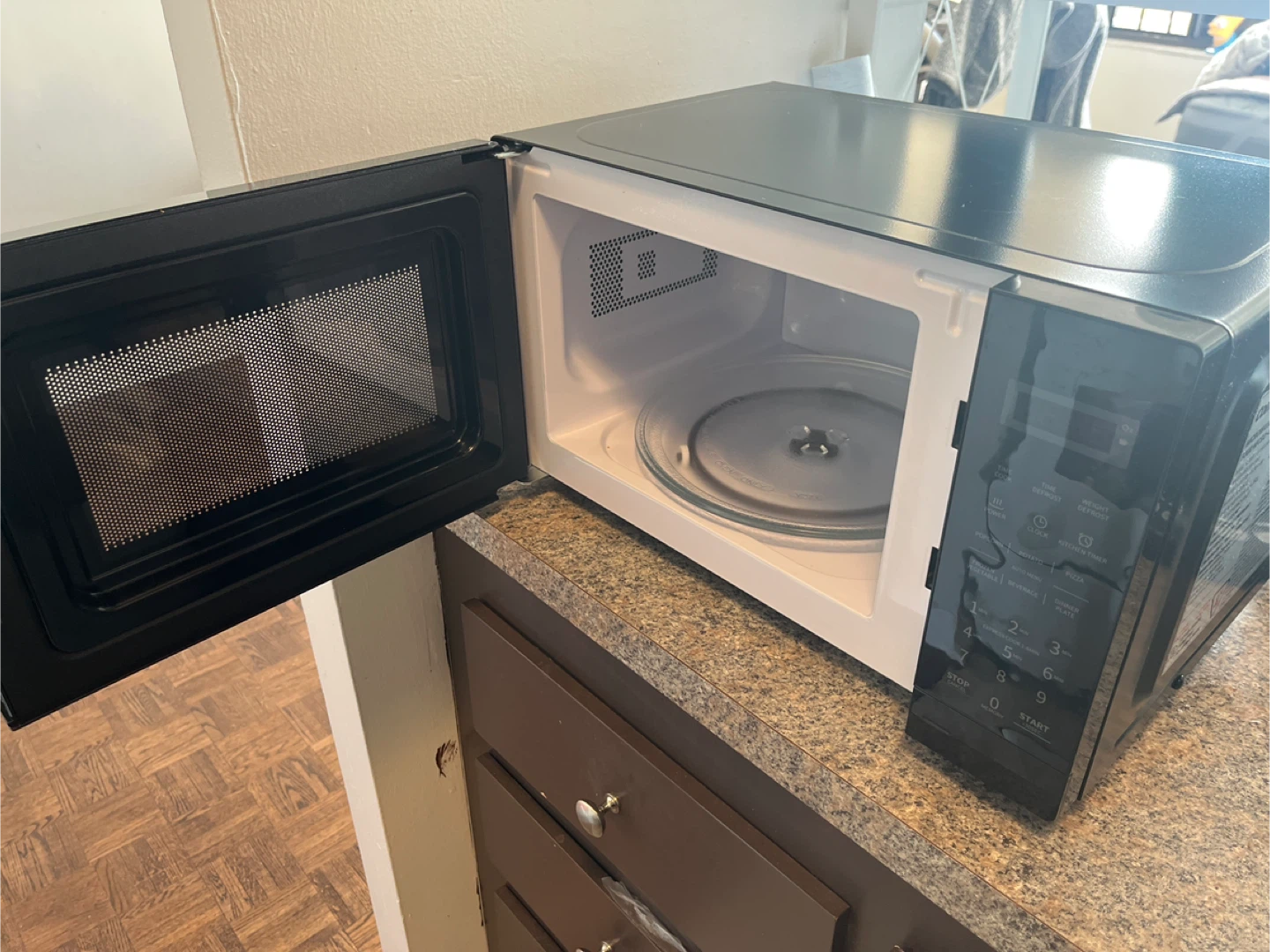 Comfee Microwave - photo 2