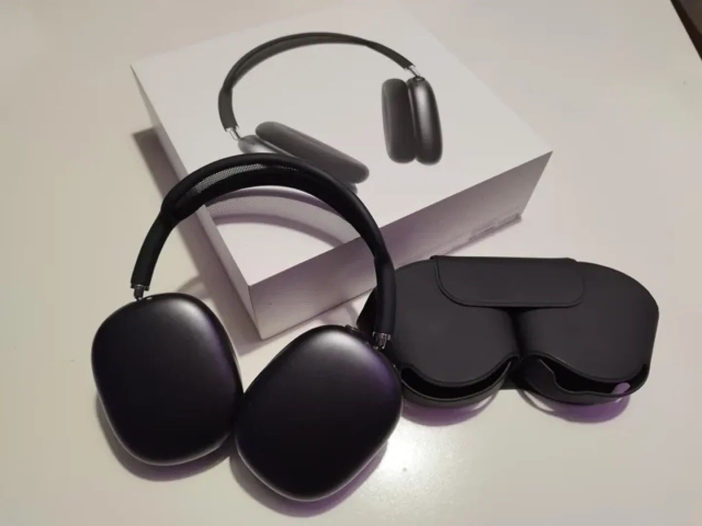 Apple AirPods Max - Black image indicator(2)