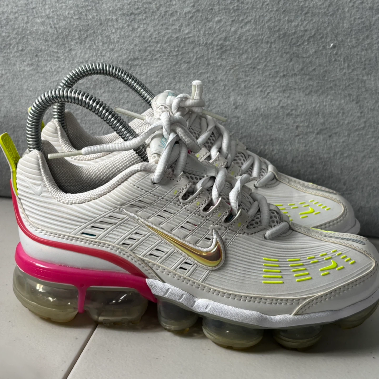 Nike Air Vapormax 360 Women’s Running Shoes  Fire-Pink SZ 6 - photo 3