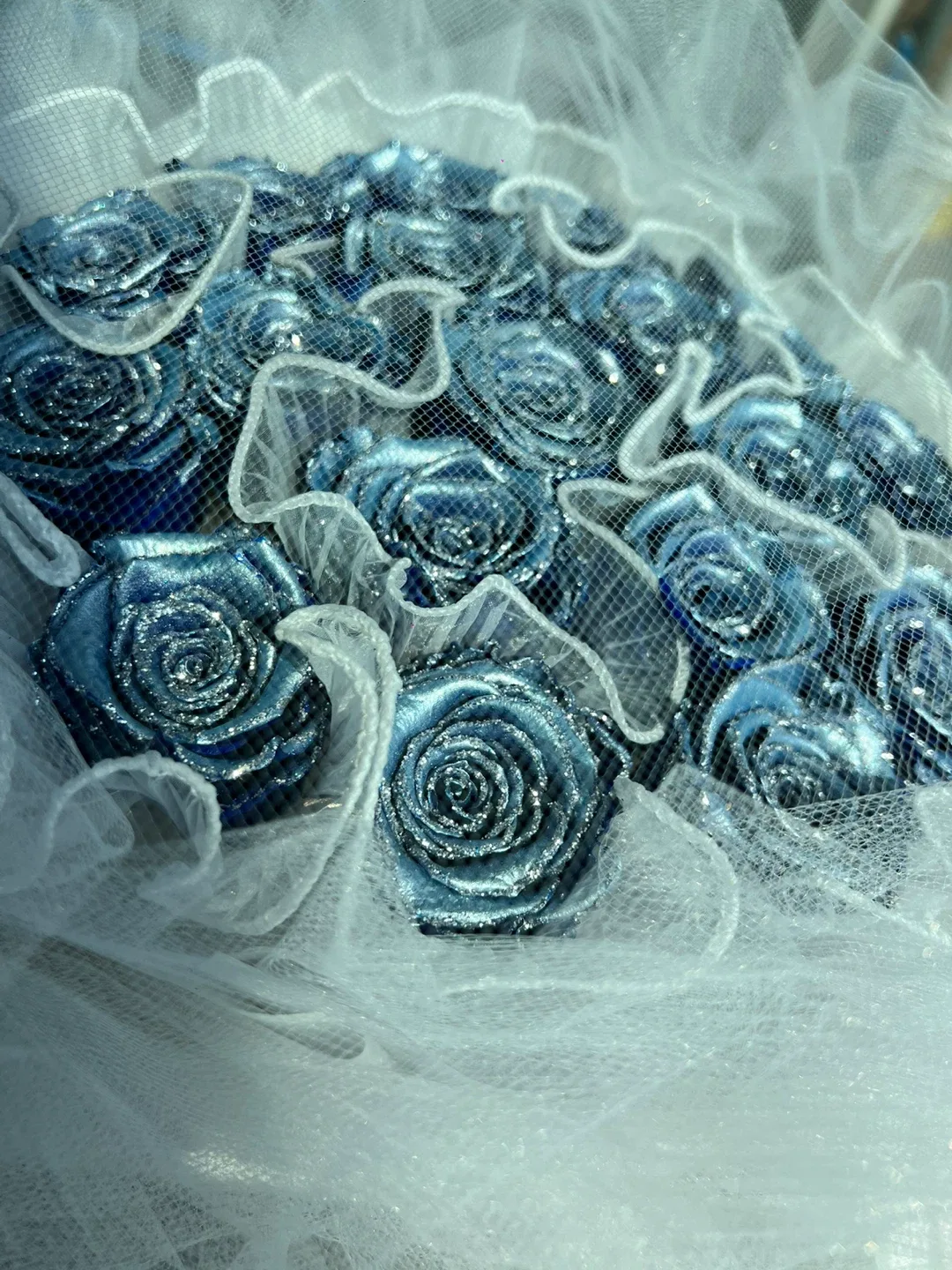 Blue Glitter preserved Rose Bouquet image indicator(2)