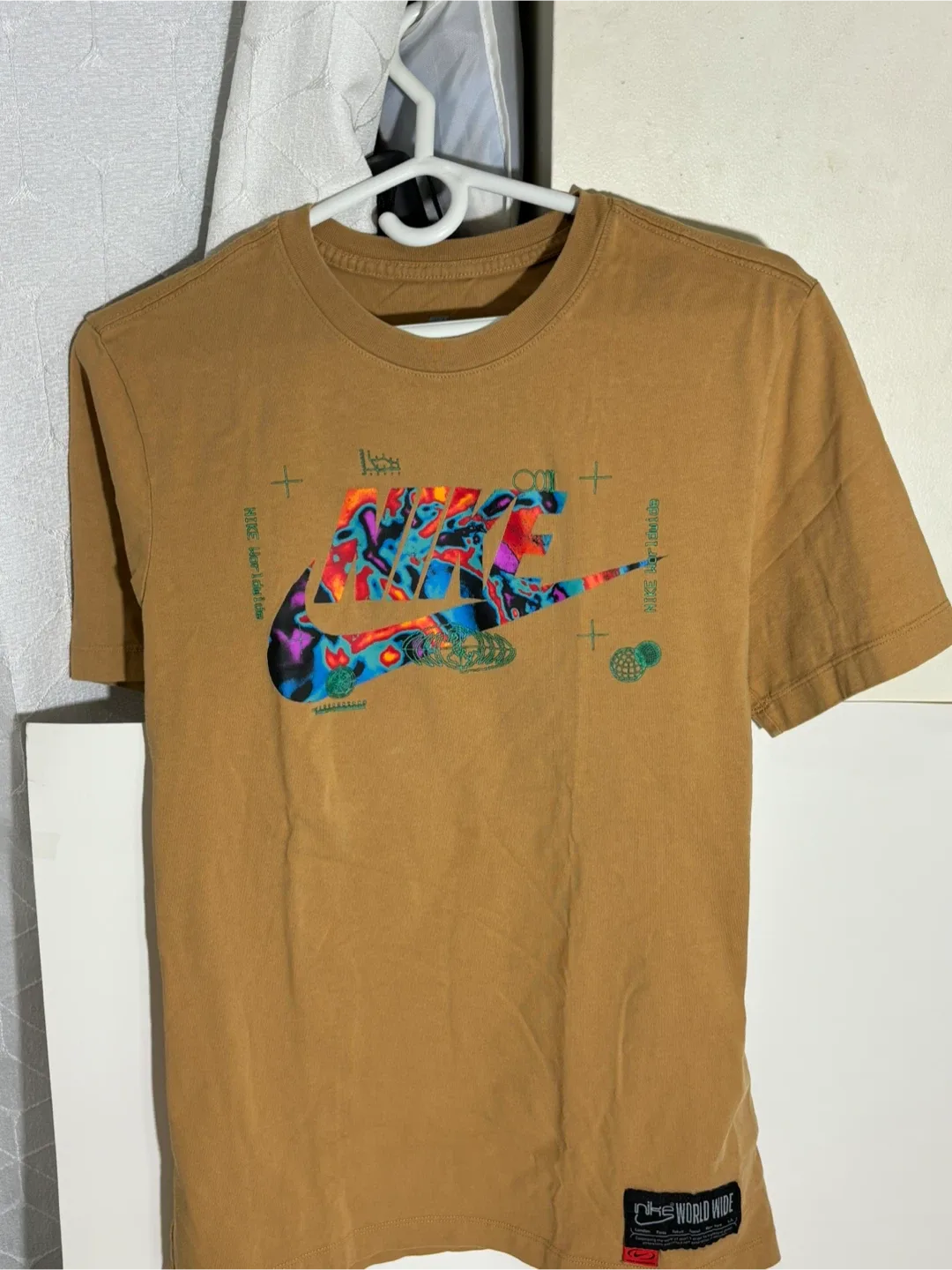 Nike World Wide T-Shirt, Brown image indicator(2)