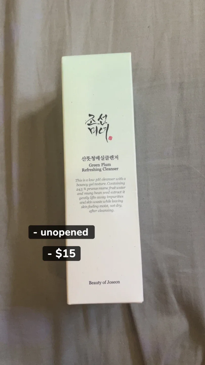 a bunch of korean products / beauty product