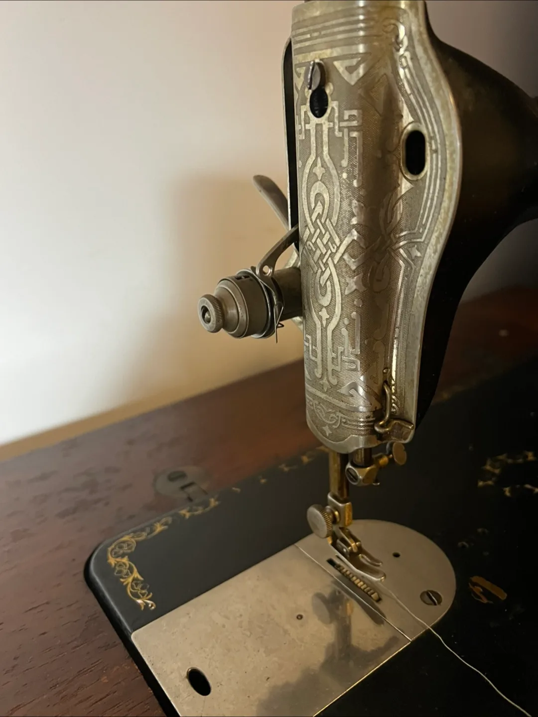 Antique Singer Sewing Machine image indicator(4)