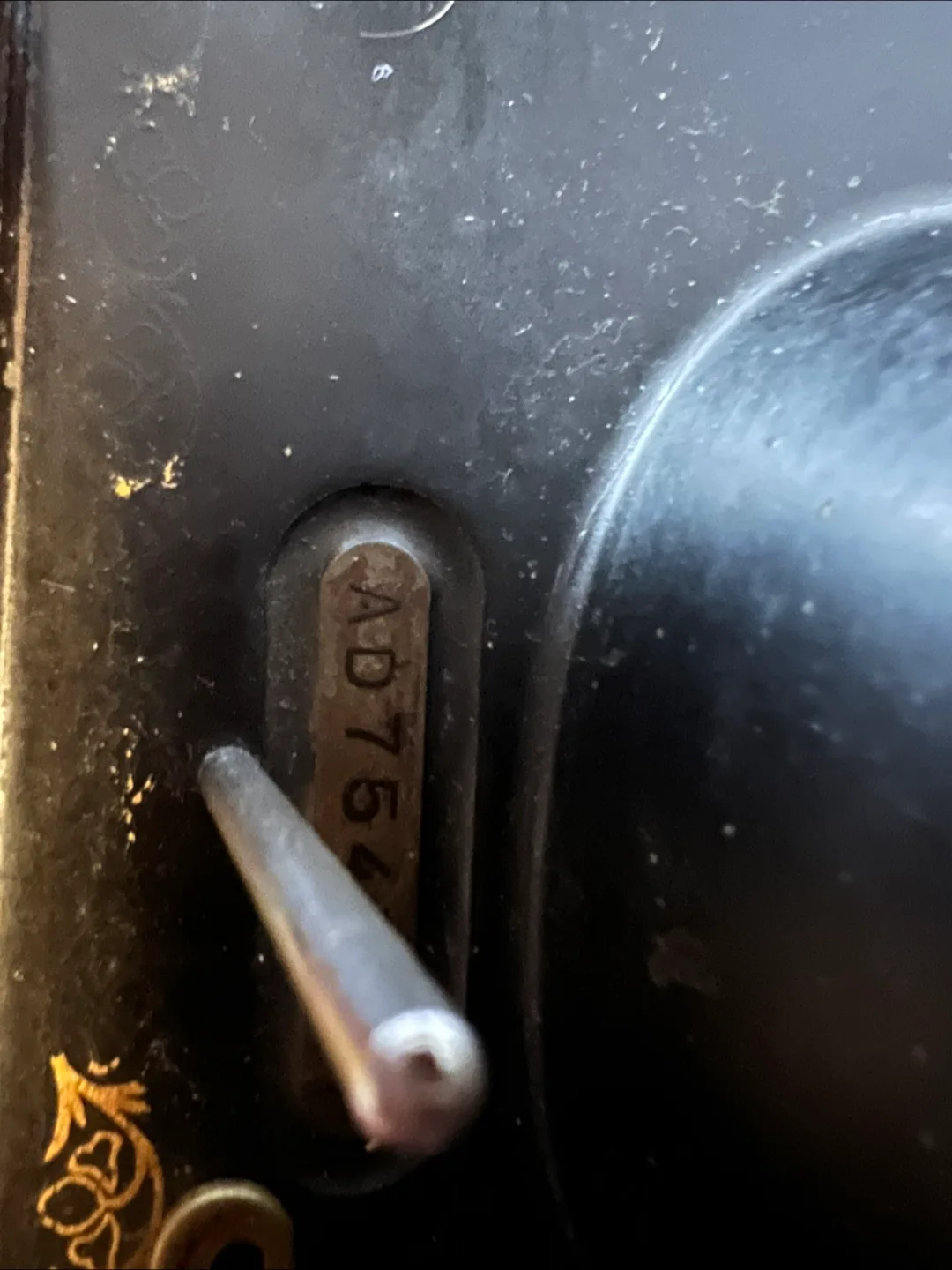 Antique Singer Sewing Machine image indicator(7)