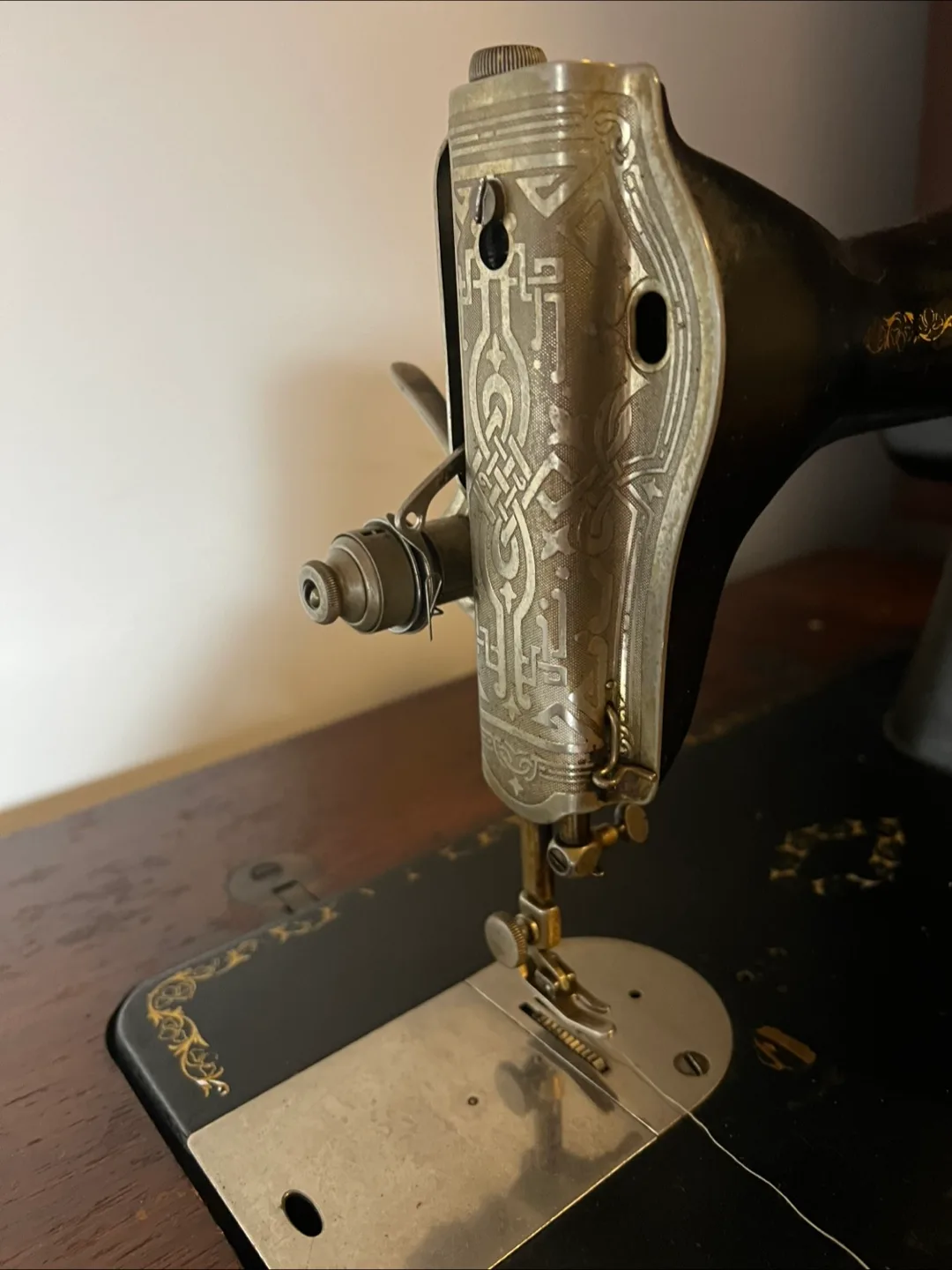 Antique Singer Sewing Machine image indicator(3)