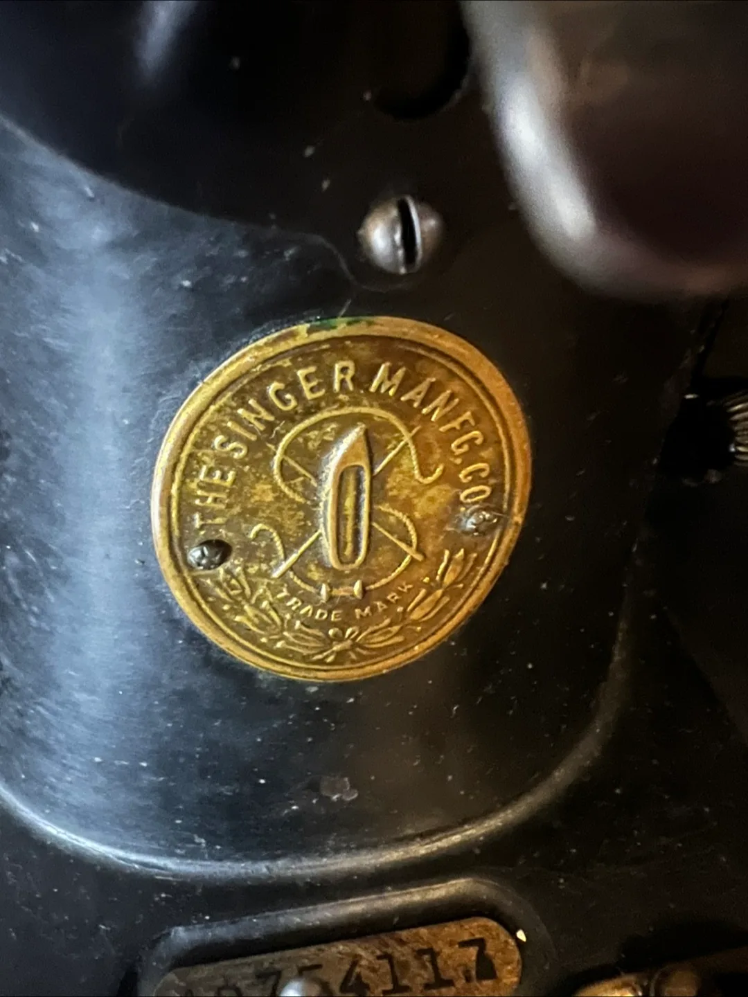 Antique Singer Sewing Machine image indicator(9)