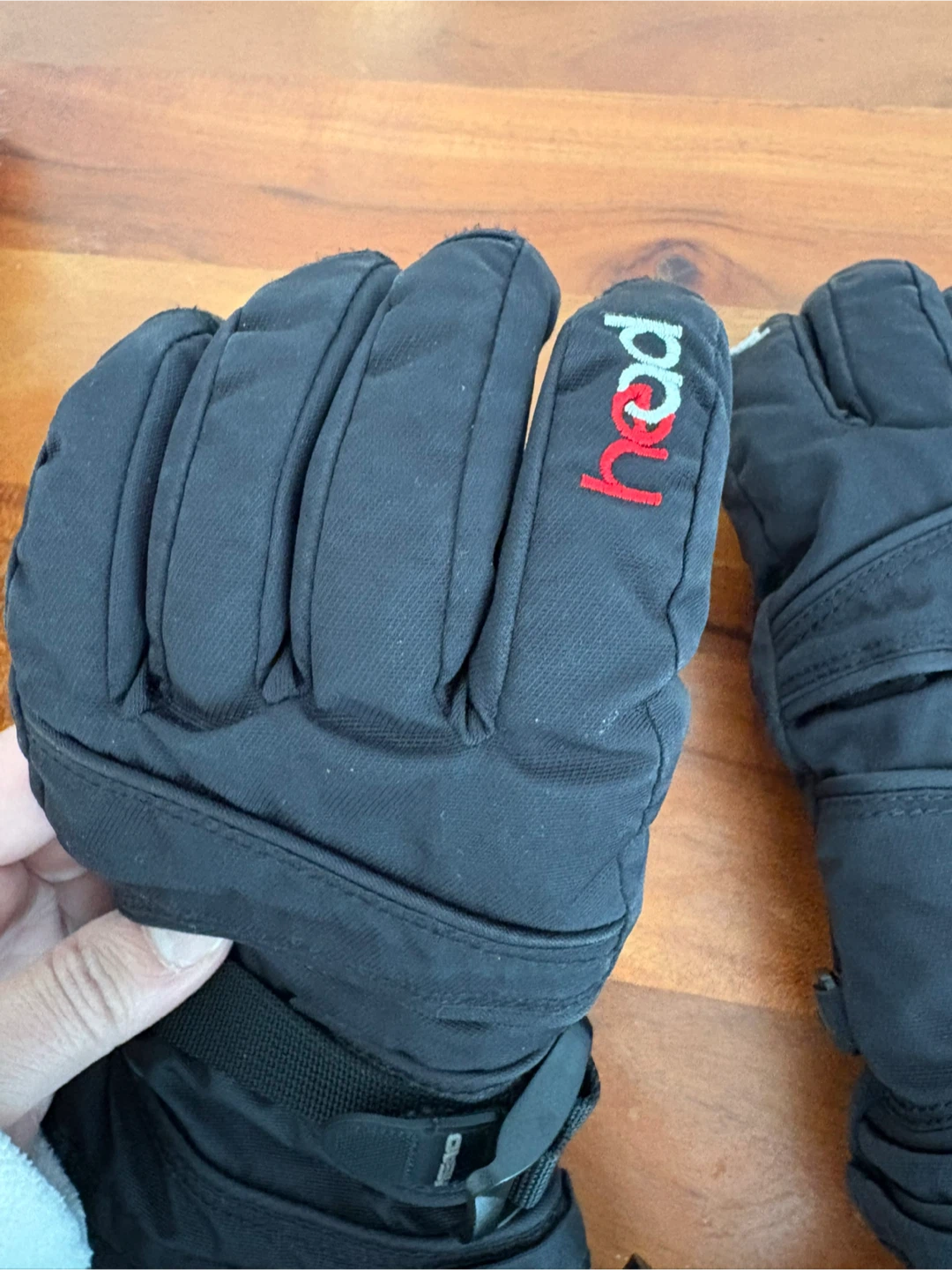 3 pairs of Gloves - Girls L/G - photo 2