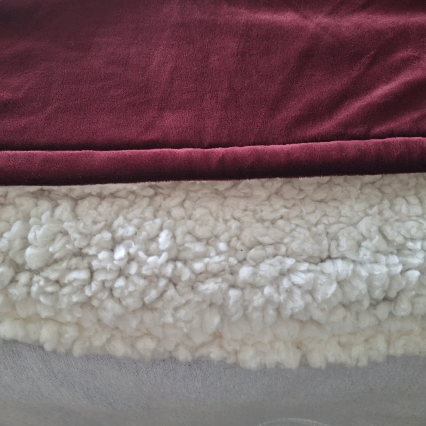 The Comfy Original Wearable Blanket - Burgundy image indicator(6)