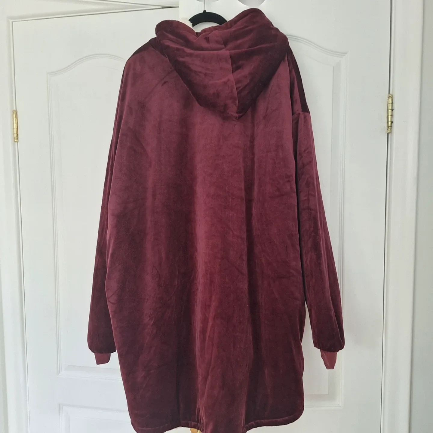 The Comfy Original Wearable Blanket - Burgundy image indicator(3)